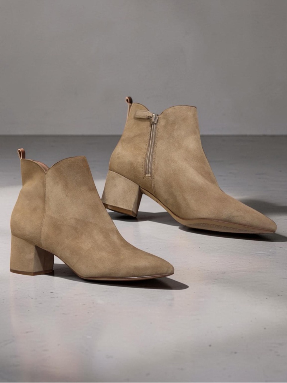 Cole Haan New Woman’s Elyse Beige Tan Ankle Bootie Size 7 - Picture 2 of 8